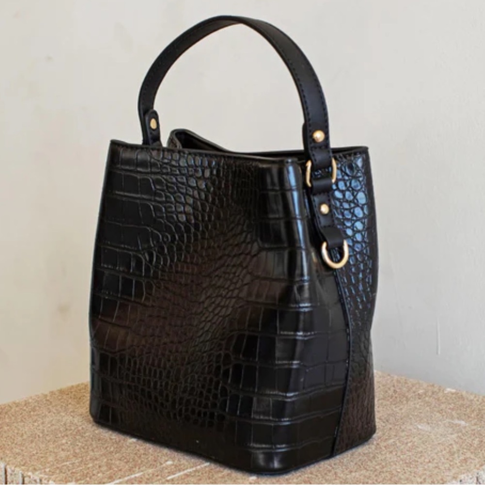 NWT AOTA Elena Croc Crossbody in Black